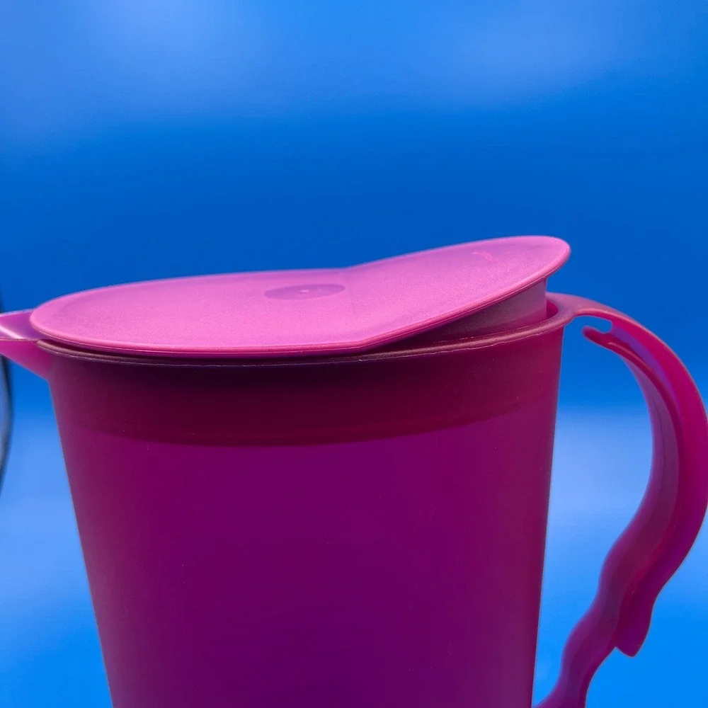 Tupperware Impressions 2 Qt Slim Refrigerator Pitcher Purple Pink Berry